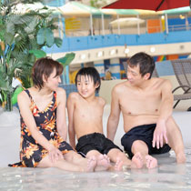 TROPICAL ISLAND 常夏の南国気分を満喫できる大人のビーチ